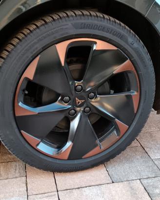 4 Gomme Invernali Bridgestone Blizzak6 215/50R19