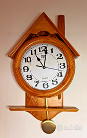 Orologio a pendolo da tavolo in legno