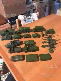 Modellini mezzi militari Dinky Toys/CorgiToys 17pz