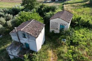 2 ruderi indipendenti a Roccadaspide