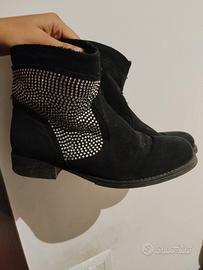 stivaletto nero con brillantini 