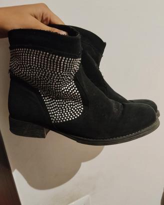 stivaletto nero con brillantini 