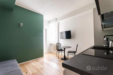 Stock parquet prefiniti produzione europea