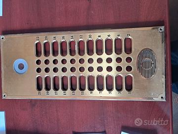 Pulsantiera ottone per videocitofono  22 interni