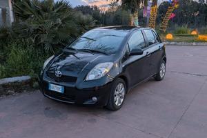 Toyota Yaris 1.3 TRATTABILE full optional 