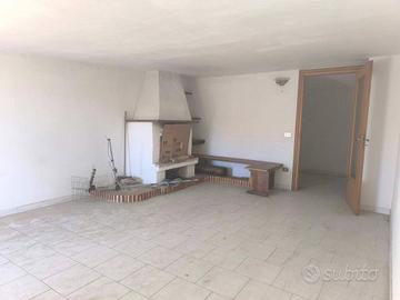 Attico / Mansarda di 130 m² con 4 locali a Mercato