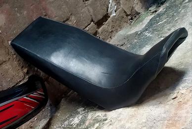 SELLA  RIBASSATA NERA YAMAHA XT 600 E 4TB
