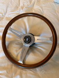 Volante NARDI in radica/alluminio con mozzo