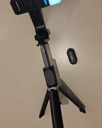 Selfie Stick con Tripod e Luce, 3 in 1