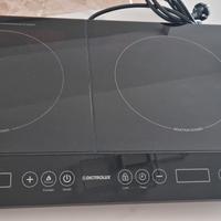 Cucina da campeggio, piano induzione e forno micro