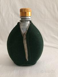 Vecchia borraccia in alluminio