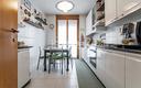 trilocale-doppi-servizi-con-terrazzo-e-box