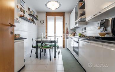 Trilocale doppi servizi con terrazzo e box