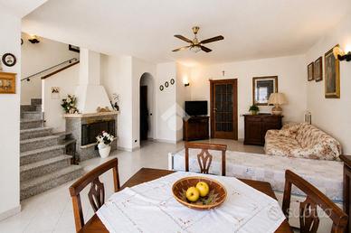 VILLA A SCHIERA A VICOPISANO