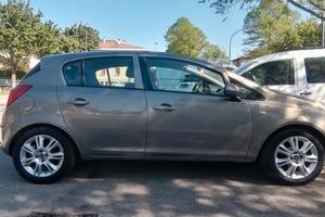 Opel Corsa 1.2 benzina anno 2011, 5 porte 
