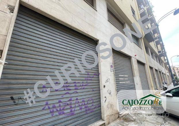 Porto-Cavour: locale 160 mq 5 vetrine