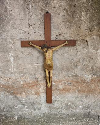 antico crocifisso in legno 