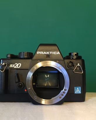 Macchina fotografica analogica PRAKTICA BX20