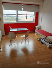 Studio ristrutturato ampio e luminoso