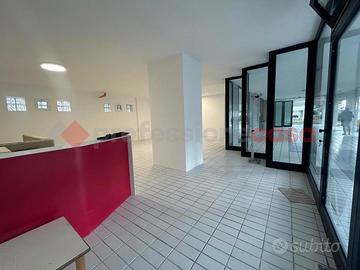 Negozio Bari [Locale perosiVCG]