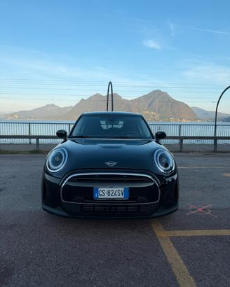 Mini Cooper 5 porte nera