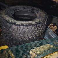 Cerchi e gomme originali Nissan