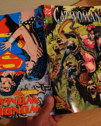 Catwomen e Wonder Women Play Press (18 numeri)