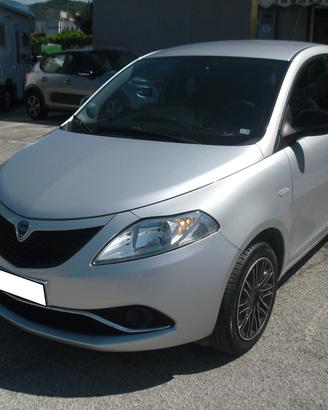 Lancia Ypsilon 1.2 69 CV 5 porte S&S Gold, UNIPRO'
