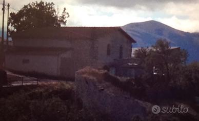 Fabbricato al grezzo con garage vicino alla chiesa