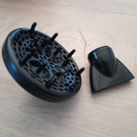 N. 2 accessori per phon