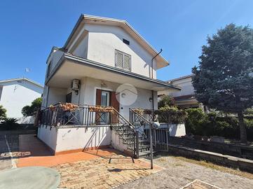 VILLA SINGOLA A GIUGLIANO IN CAMPANIA