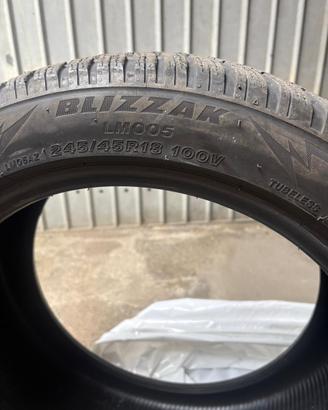 Pneumatici invernali BRIDGESTON 245/45R18 100V