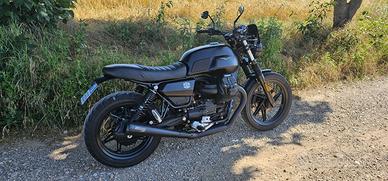 Moto Guzzi V7 Stone 850