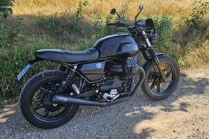 Moto Guzzi V7 Stone 850