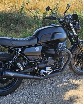 Moto Guzzi V7 Stone 850