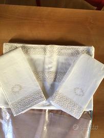 Elegante parure matrimoniale in lino vintage