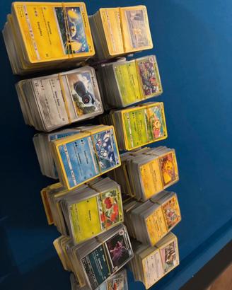 Lotto 3400 carte pokemon originali miste