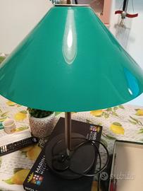 Lampada da tavolo Artemide. Aggregato da tavovolo