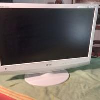 TV 22  pollici  e  Monitor marca  LG modello Flatr