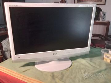 TV 22  pollici  e  Monitor marca  LG modello Flatr