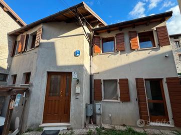 CASA SEMINDIPENDENTE A SEREN DEL GRAPPA