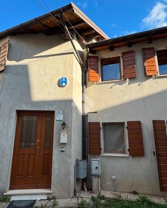 CASA SEMINDIPENDENTE A SEREN DEL GRAPPA