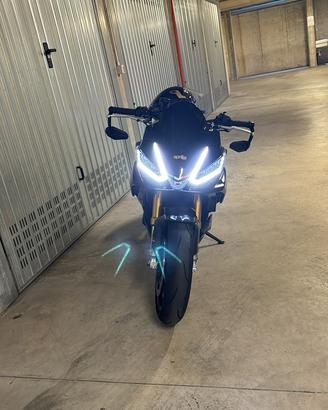Aprilia tuono v4 factory