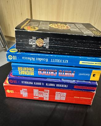 Lotto 5 libri Thriller e Storici
