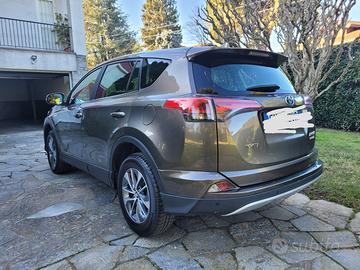Toyota RAV4 2.5 Hybrid 2017