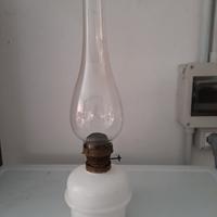 Antica lampada a petrolio + lampadario