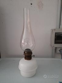 Antica lampada a petrolio + lampadario