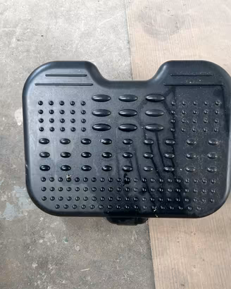 POGGIAPIEDI DA UFFICIO REGOLABILE