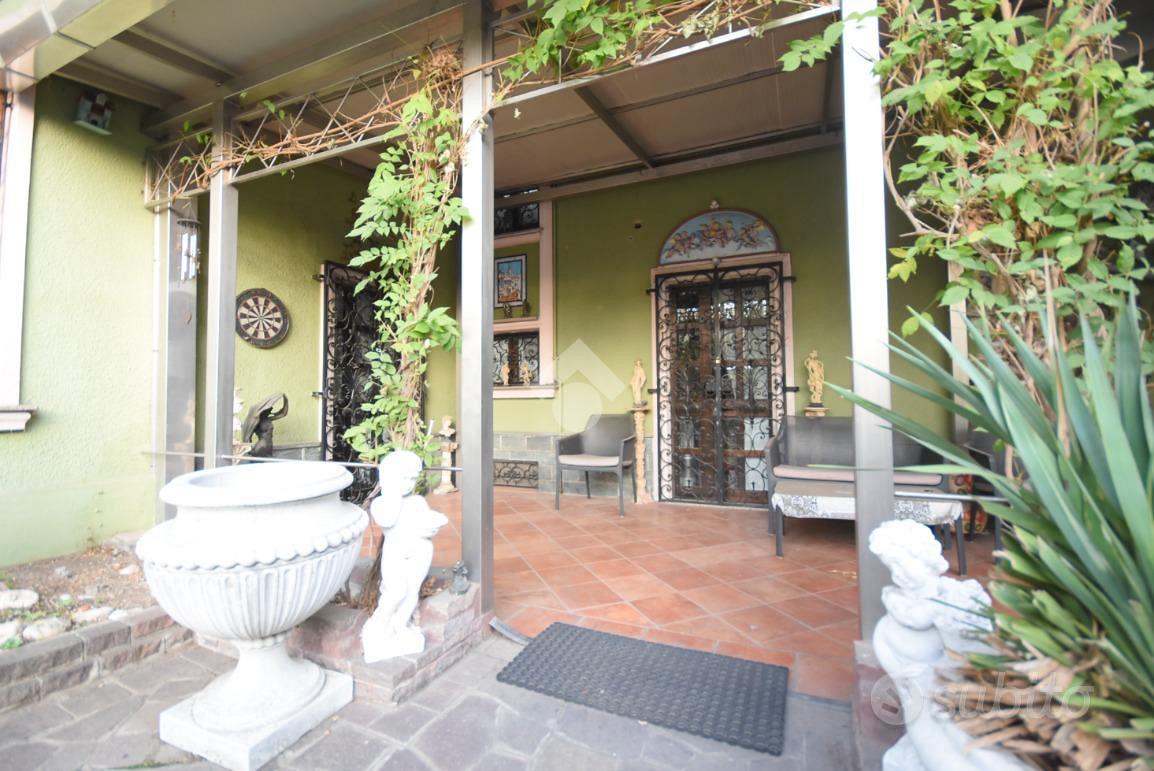 VILLA SINGOLA A SEREGNO - Vista 2
