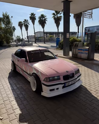 BMW E36 325i coupè